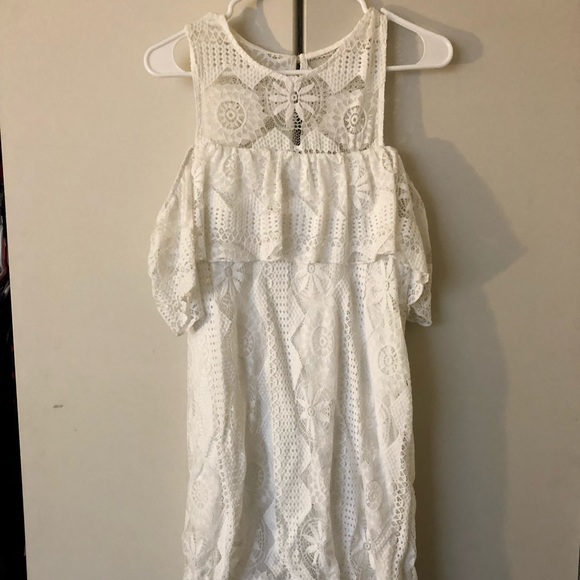 White Miami Tank/off-shoulder sleeved Lace Dress - Picture 2 of 3